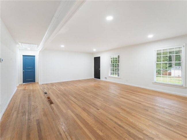 Photo - 1685 Dunwoody Pl NE