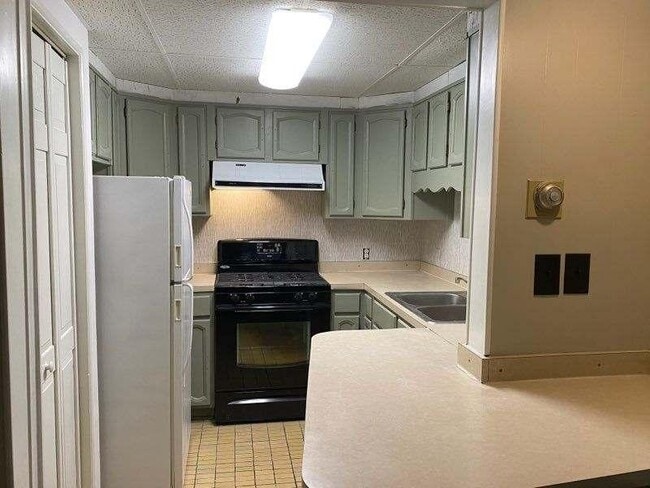 Photo - 2072 E Roxboro Rd NE