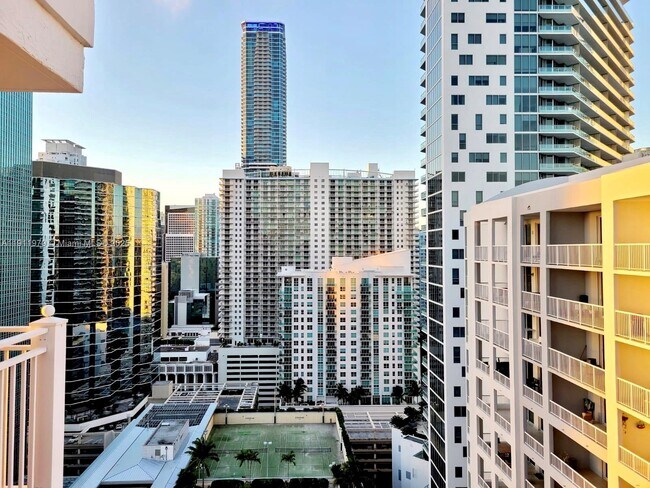 Building Photo - 185 SE 14th Terrace Unit 2911