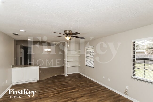419 Seahorse Cir SE