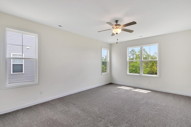 Photo - Wonderful 3 Bedroom 2.5 bath townhome is close to beaches, bases and shopping!