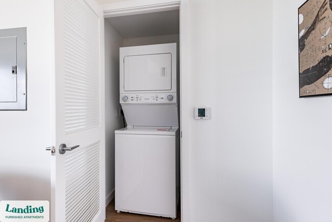 200 NE 1st Ave Unit 711