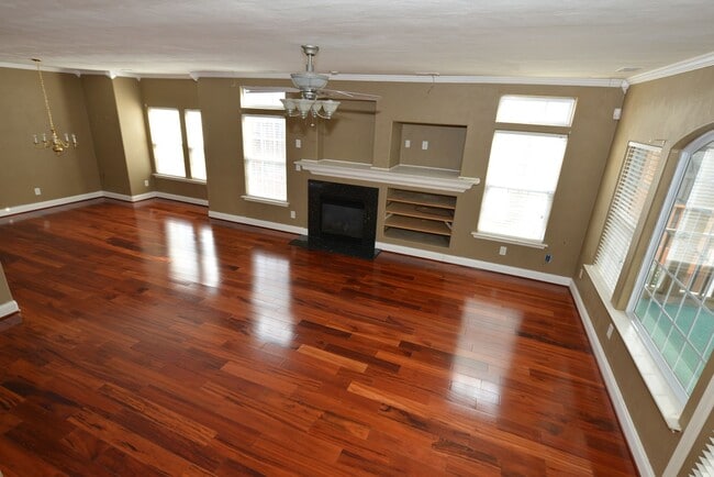 Building Photo - Harbourview Community