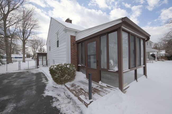 Photo - 9249 Whitall Ln