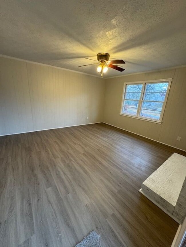 100 Bates Rd
