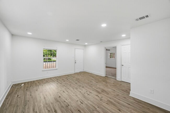 Photo - 1501 Maiden Ln