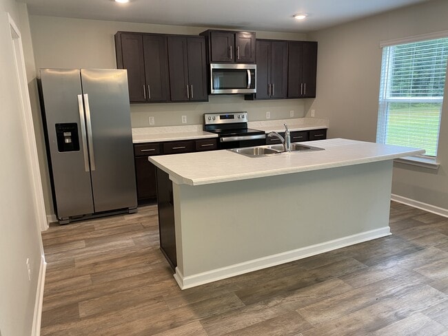 Photo - 423 High Ridge Ct