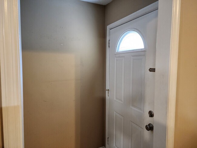 Front door - 1445 Ford Rd Unidad A