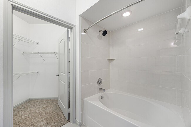 Photo - 8877 Lakes at 610 Dr