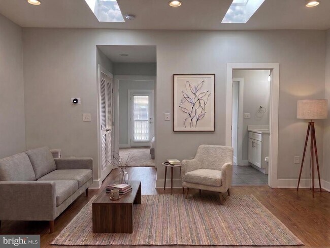 1627 Holbrook St NE Unit 3