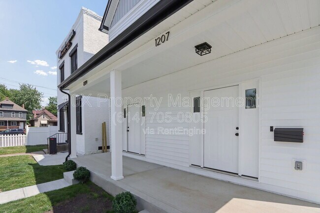 Photo - 1209 E Whittier St Unit 1209 E