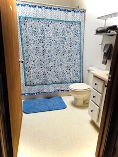 Private Full Bathroom with jetted Tub - 8659 Chancellor Dr Apartamentos Unidad Full Bedroom Main Level