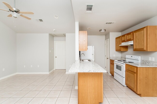 Photo - 48289 Alack Ln Unidad 7