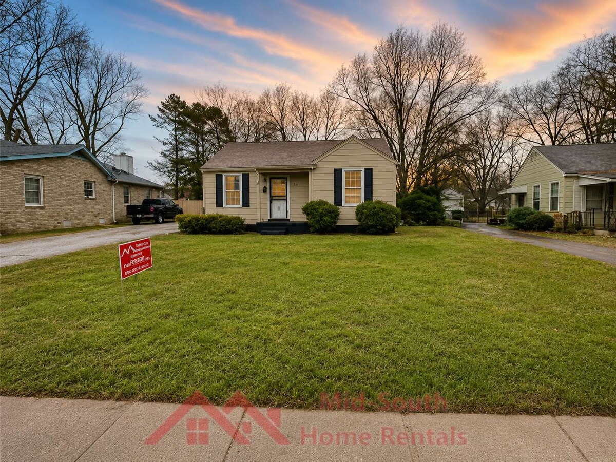 Photo - 1060 Salem St