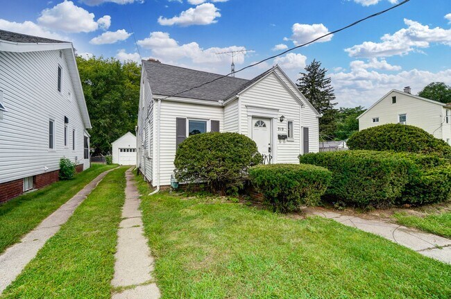 Photo - 919 Brookley Blvd