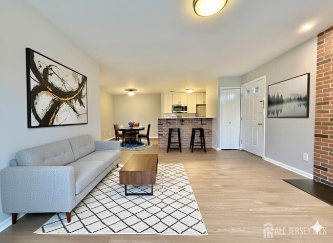 Photo - 263 Crosspointe Dr