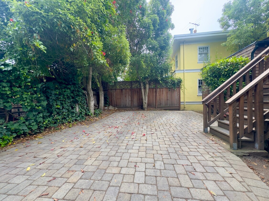 Photo - 2600 Derby St (Berkeley, CA)