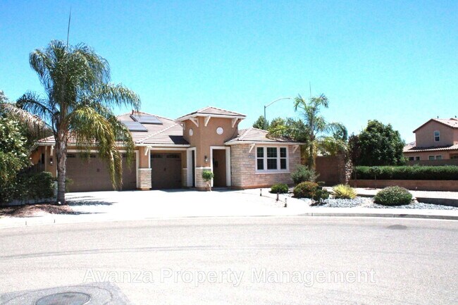 Home for Rent
4 Bed/2.5 Bath - 2,400 Sq Ft.
Rent: $3,195/month
Security Deposit: $3,295
Clovis Ea...