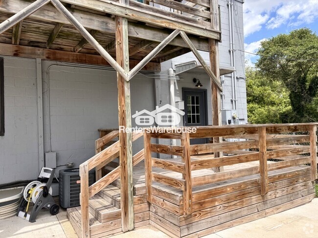 Building Photo - 6633 NW 6th Dr Rental