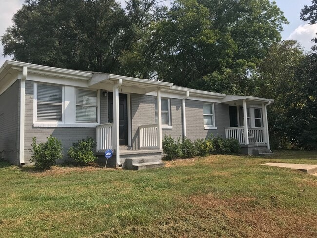 Building Photo - 2Bed/1Ba Duplex close to Downtown Concord Fully Renovated with Laundry Room on Site