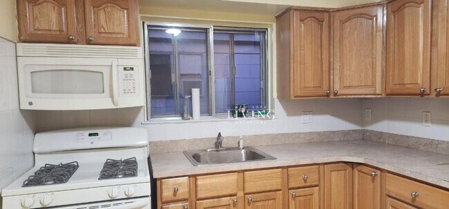 Photo - 3 bedroom in BROOKLYN NY 11236 Unit 2