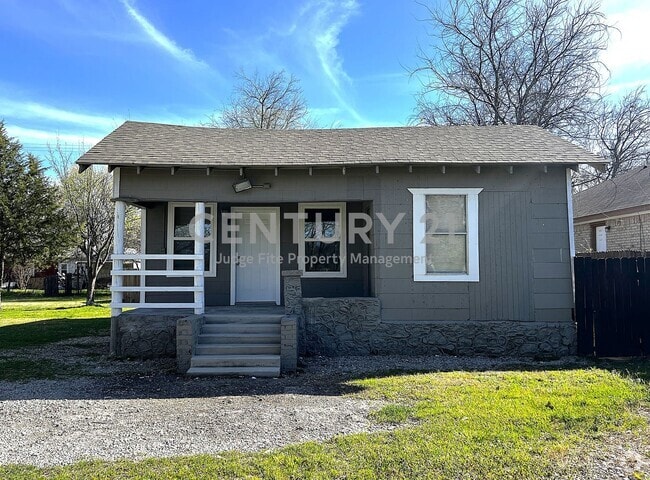 Building Photo - Charming 2/1 in Castleberry ISD for Rent! Rental