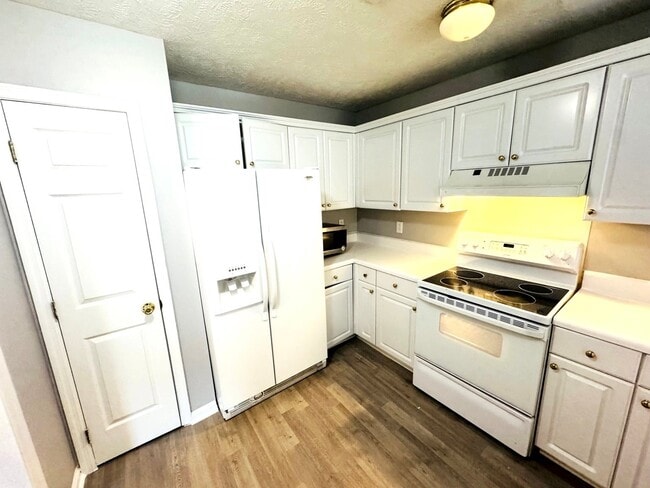 Photo - 5551 Robmont Dr