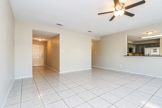 Photo - 617 St Eric Dr