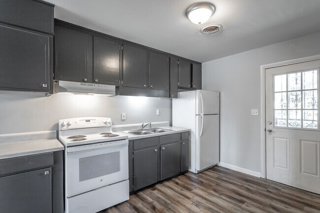 Building Photo - 4711 Murray Lake Ln Unit B