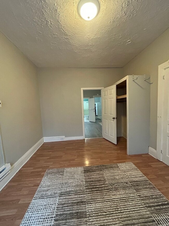 Photo - 654 W King St Unidad Apartment 1