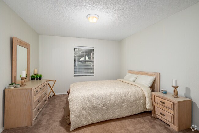 1BR, 1BA - 672SF - Bedroom