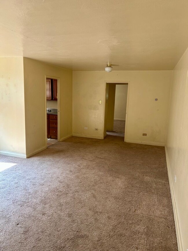 Building Photo - Bright large 1 bedroom in Shadyside Unit A41 Rental