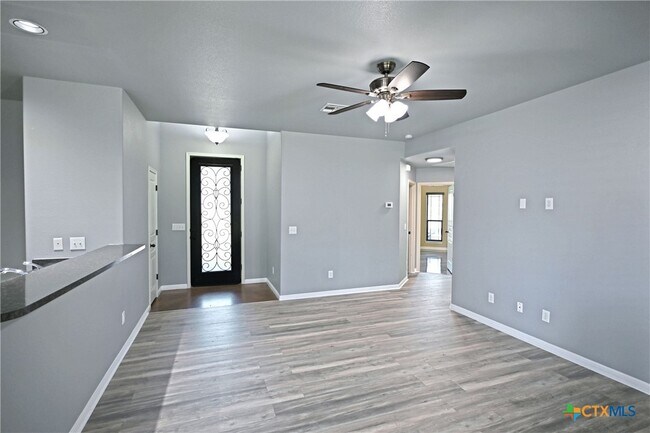 Photo - 2207 Hazelwood Dr