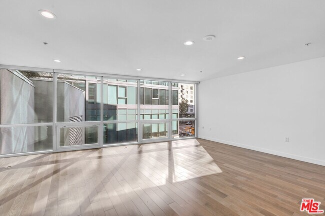 Photo - 901 Flower St Unit 401