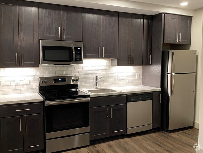Stainless Steel Appliances - Priscilla on Pennsylvania Rental