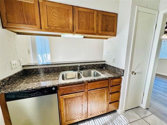 Photo - 6810 Deatonhill Dr Unidad 116