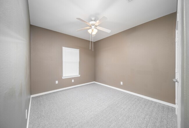 Photo - 21323 Sweet Grass Ln