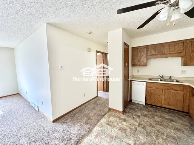 Photo - 1115 W 1st St