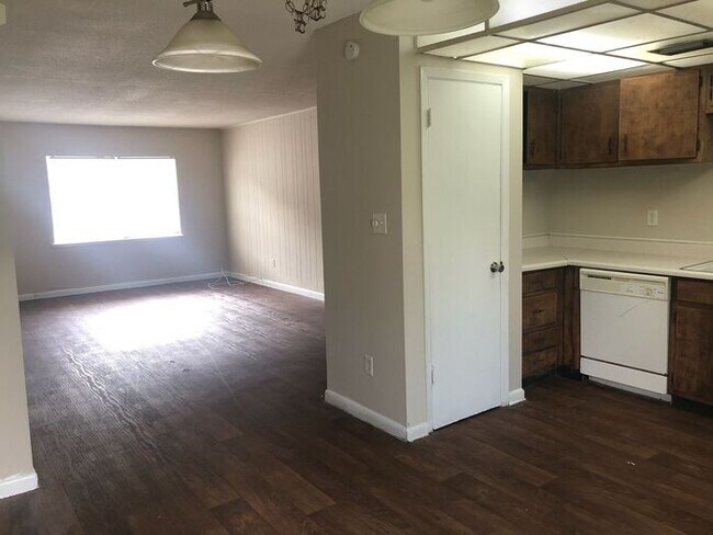 Photo - 3bedrooms 2 baths condo in Palms West Avai... Unit 125