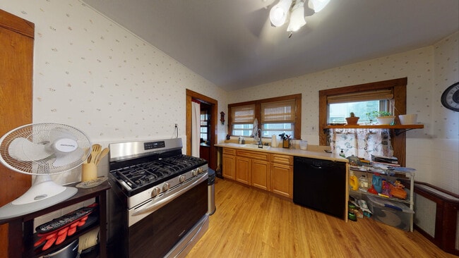 Photo - 74 Harlow St Unidad 72B