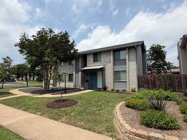 Photo - 3216 Crosscreek Dr