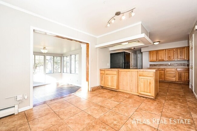 Photo - 331 S Victor St