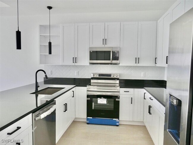 Building Photo - 918 Eisenhower Blvd