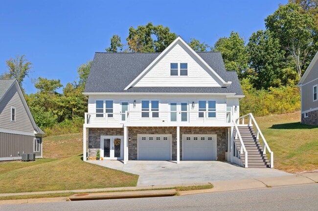 Photo - 43 Mcilwee Ln