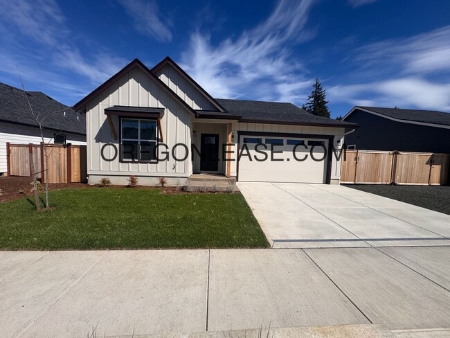 Building Photo - Gorgeous New Construction in Brand New Veneta Subdivision