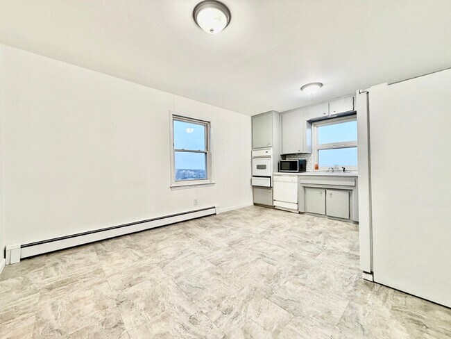 Photo - 55 Gunther Ave