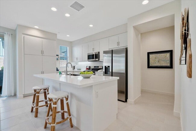 Building Photo - 80238 Whisper Rock Way