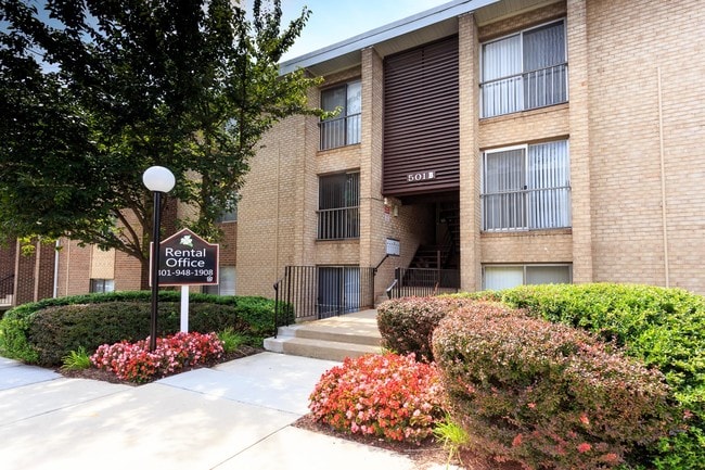 Building Photo - Gaitherhouse Apartments