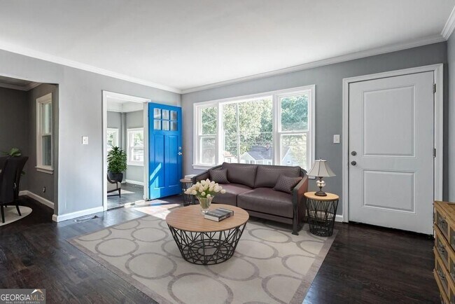 Photo - 120 Burbank Dr NW