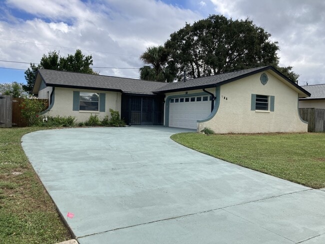 Building Photo - 2 Bed 2 Bath in Melbourne!